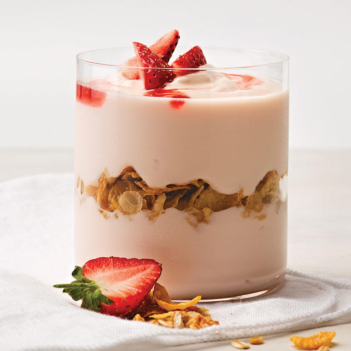 EasiYo Everyday Range Strawberry Yogurt Base 8 Pack